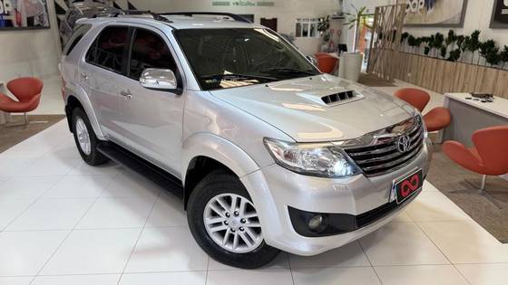 TOYOTA HILUX 2.7 SR 4X2 CD 16V FLEX 4P AUTOMÁTICO